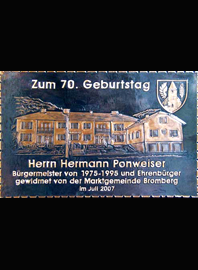  Marktgemeinde Bromberg Gemeindehaus Geburtstag  Bezirk Wiener Neustadt-Land   Niederösterreich   Kupferrelief     Bürgermeister  
	 