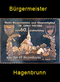   Bürgermeister Ernst Fischer Marktgemeinde Hagenbrunn zum Geburtstag    Niederösterreich   Kupferrelief  Feuewehr 
	 