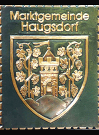                                                                           
Kupferbild                                    
Gemeindewappen               
  Marktgemeinde   Haugsdorf                        Bezirk Hollabrunn                                     Niederösterreich                                                        jedes Bild ein "Unikat"
 Kupferrelief  Handarbeit