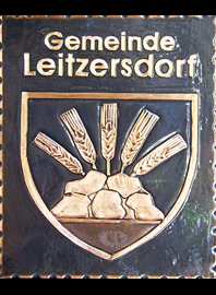                                                                                                                  
    Marktgemeinde                   
       Leitzersdorf    Kupferreliefbild                                                         
Bezirk Korneuburg                                                                                Ein Kupferbild
als besonderes Geschenk
  jedes Bild ein "Unikat"  Handarbeit                                                                                                                                          