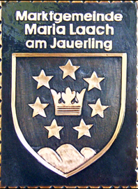                                                                    
Gemeindewappen
               

Marktgemeinde Maria Laach am Jauerling
 
Bezirk  Krems Land         
Niederösterreich                                   
 

                                                            jedes Bild ein "Unikat"
 Kupferrelief  Handarbeit