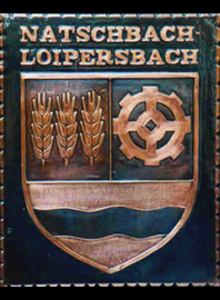                                                                    
Gemeindewappen
               
 Gemeinde Natschbach-Loipersbach
 Bezirk    Neunkirchen            
Niederösterreich                                   
 

                                                            jedes Bild ein "Unikat"
 Kupferrelief  Handarbeit