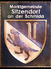                                                                    
Gemeindewappen
               

Gemeinde Sitzendorf an der Schmida   
Weinviertel           
Niederösterreich                                   
 

                                                            jedes Bild ein "Unikat"
 Kupferrelief  Handarbeit