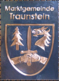                                                                              Gemeindewappen                                 
Marktgemeinde Traunstein                 
Bezirk                                     Niederösterreich                                                  
                          
jedes Bild ein "Unikat"
 Kupferrelief  Handarbeit