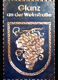                                                           
Gemeindewappen 
                              
Gemeinde                                     Glanz an der Weinstraße 
                 
 Bezirk Leibnitz
                                                 
                                            
 Steiermark                                                                                         
 jedes Bild ein "Unikat"
 Kupferrelief  Handarbeit