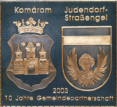                                                                    
Gemeindewappen                      
Gemeinde Judendorf-Strassengel,  Partnerschaft 2003 mit Komarom
Bezirk Graz Umgebung
                                            
 Steiermark                                                                               jedes Bild ein "Unikat"
 Kupferrelief  Handarbeit