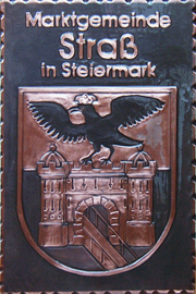                                                                  
Gemeindewappen                         Marktgemeinde  Straß in Steiermark                    
                                                      
 
 Bezirk  	Leibnitz
                                                                                    
               
      Steiermark                                                   
                                                                                 jedes Bild ein "Unikat"
 Kupferrelief  Handarbeit