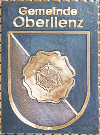                                                                    
Gemeindewappen                          
Gemeinde Oberlienz Tirol                        Bezirk Lienz                           Tirol                                                                    jedes Bild ein "Unikat"
 Kupferrelief  Handarbeit